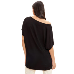 Women’s Curved Hem Deer Kissing Christmas Print T-Shirt